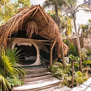  Luxury tent Uman Glamping & Cenote Mexico